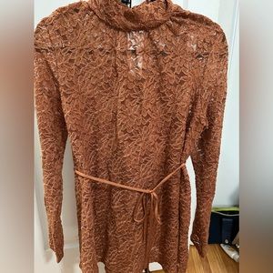 Jessica Simpson maternity top